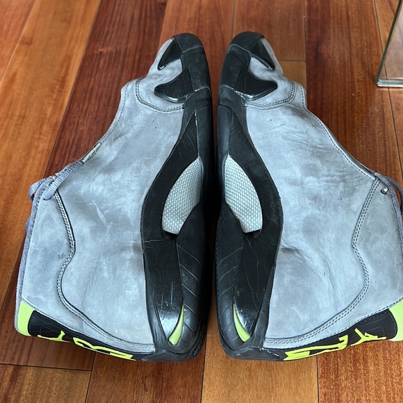 Jordan Retro 14 Graphite Chartreuse - Picture 3 of 6